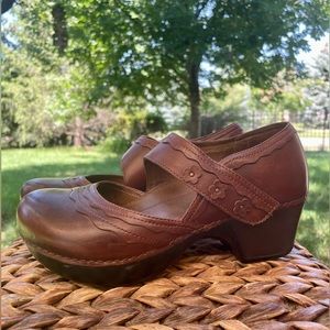 Dansko Harlow Brown Burnished Leather Mary Jane Floral Strap Clogs. EU size 37